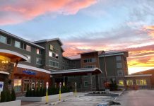 park and fly at Holiday Inn Hotel & Suites-Bellingham