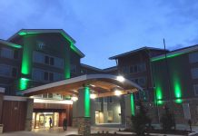 oliday Inn Hotel & Suites-Bellingham is the area’s newest full service hotel. Conveniently located just steps away from the Bellingham International Airport